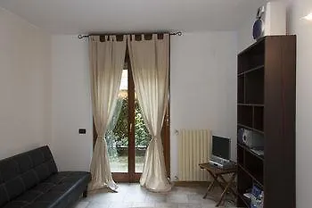 Bergamo Apartment And Room