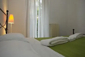 Bergamo Apartment And Room