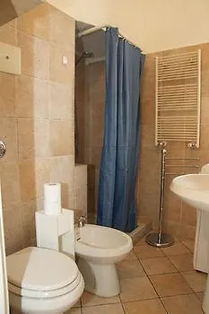 Bergamo Apartment And Room