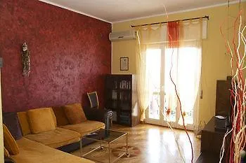Bergamo Apartment And Room