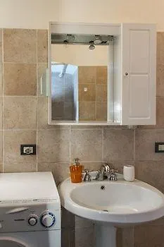 Bergamo Apartment And Room