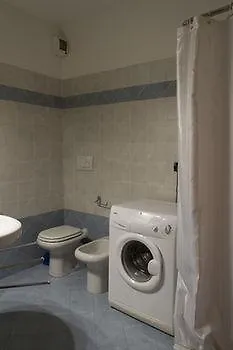 Bergamo Apartment And Room