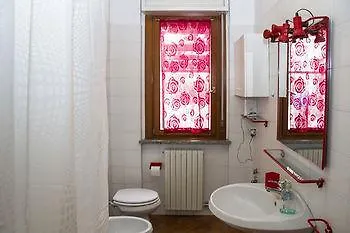 Bergamo Apartment And Room