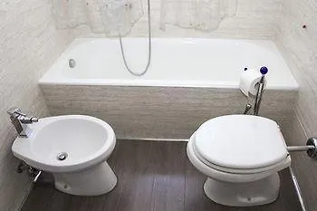 Bergamo Apartment And Room