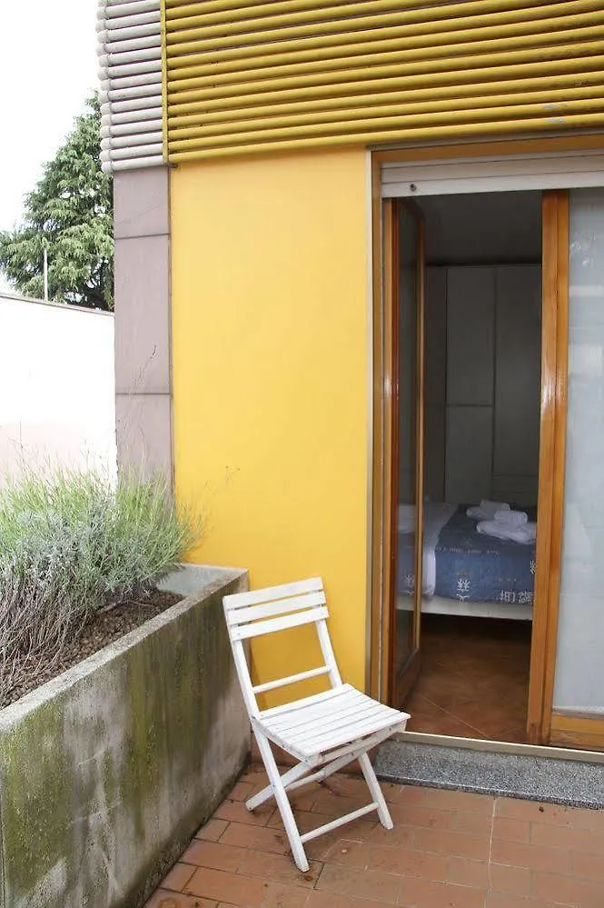 Bergamo Apartment And Room